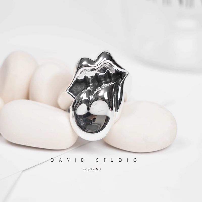 LARGE ROLLING STONES TONGUE RING
