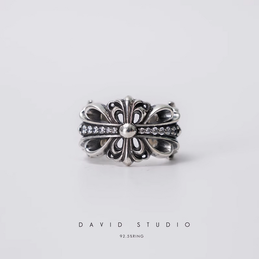 DOUBLE FLORAL RING WITH WHITE DIAMONDS