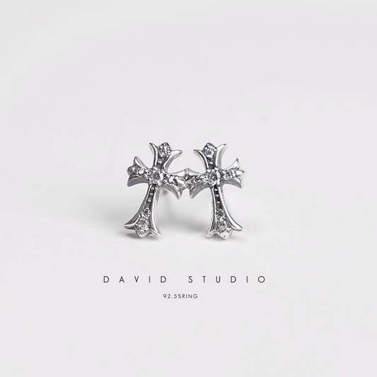 CH CROSS BABY FAT STUD PIERCE WITH PAVE DIAMOND