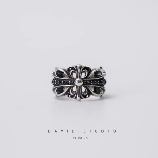 DOUBLE FLORAL RING WITH BLACK DIAMONDS