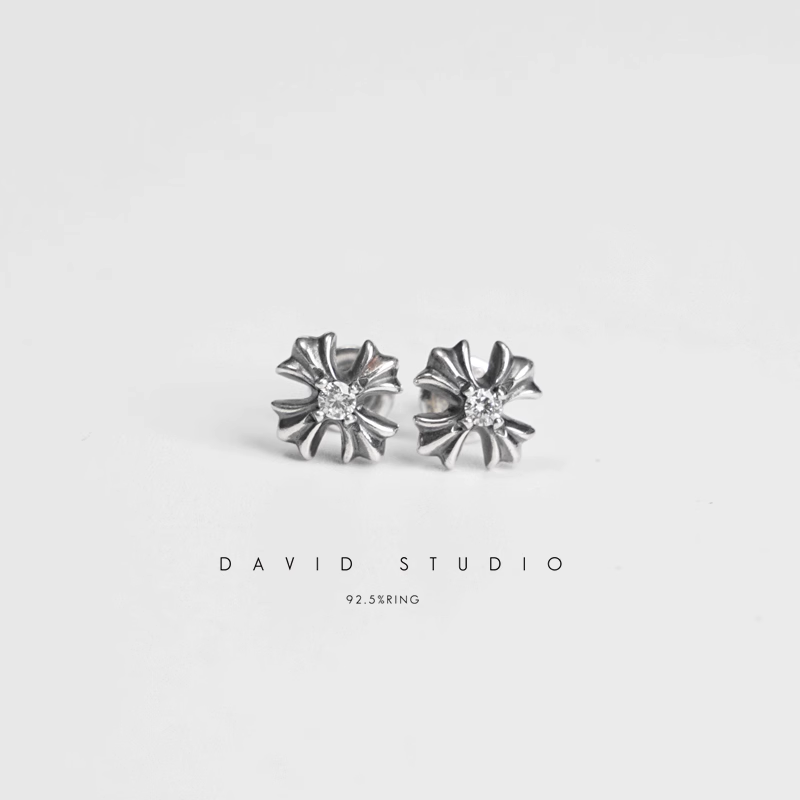 CH PLUS STUD EARRINGS WITH DIAMONDS