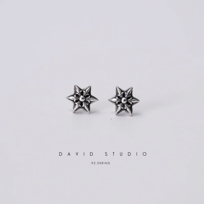 CUT OUT STAR EARRING