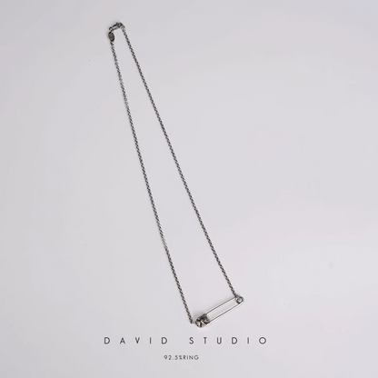 SAFETY PIN PENDANT – ROLL CHAIN