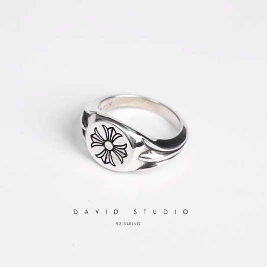 FLAT CH PLUS SIGNET RING
