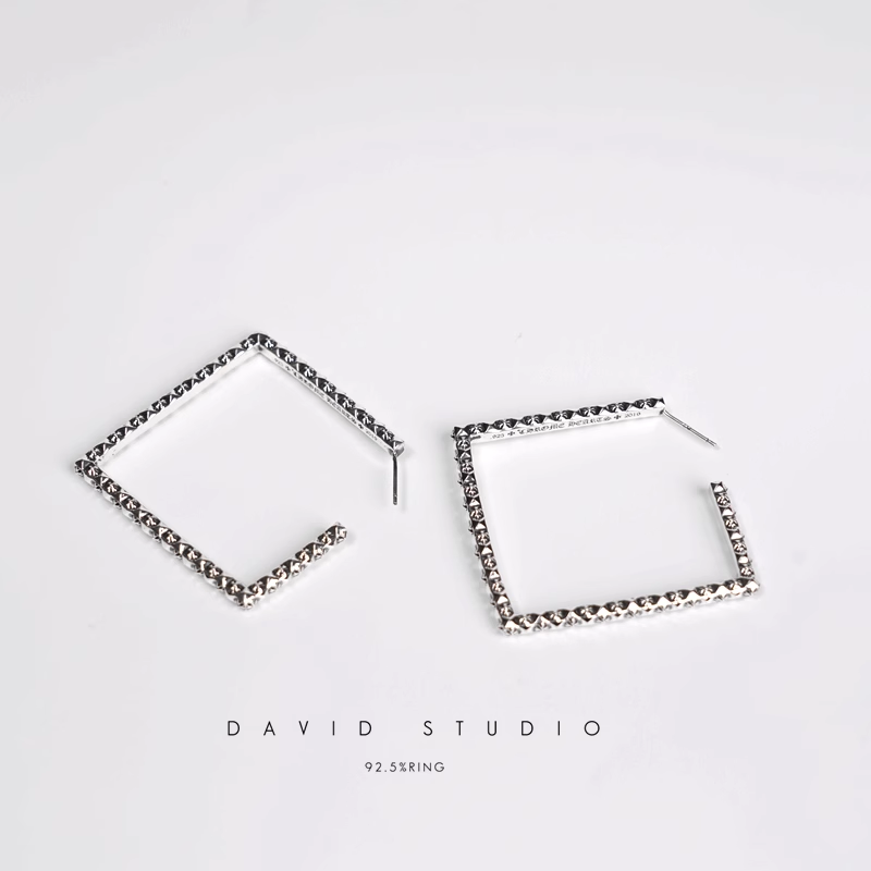 CH PLUS SQUARE HOOP EARRINGS