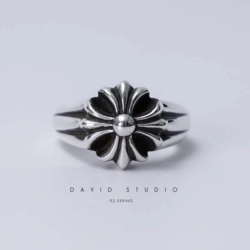 CH PLUS SIGNET RING