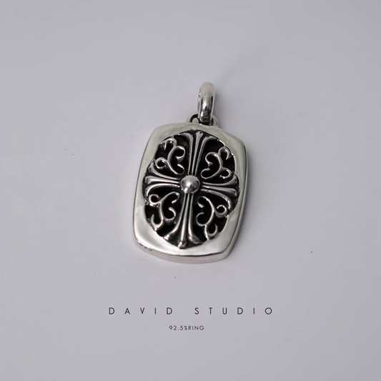 KEEPER PENDANT