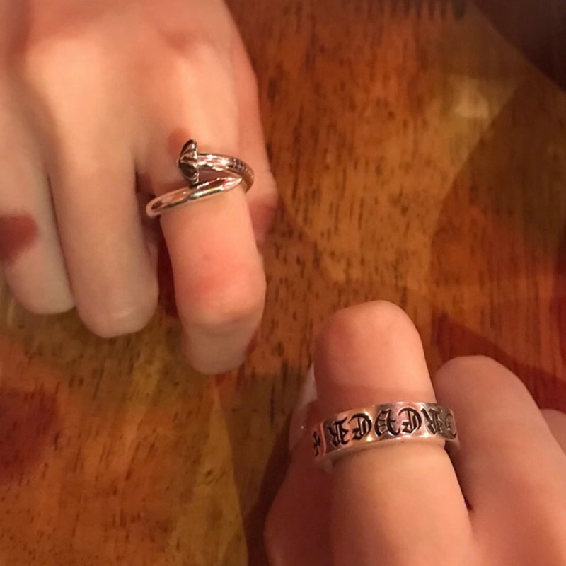 NAIL RING – CROSSBALL