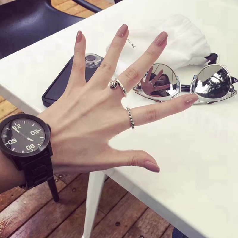 NAIL RING – CROSSBALL