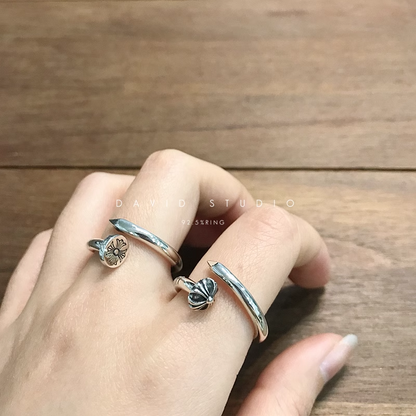 NAIL RING – CROSSBALL