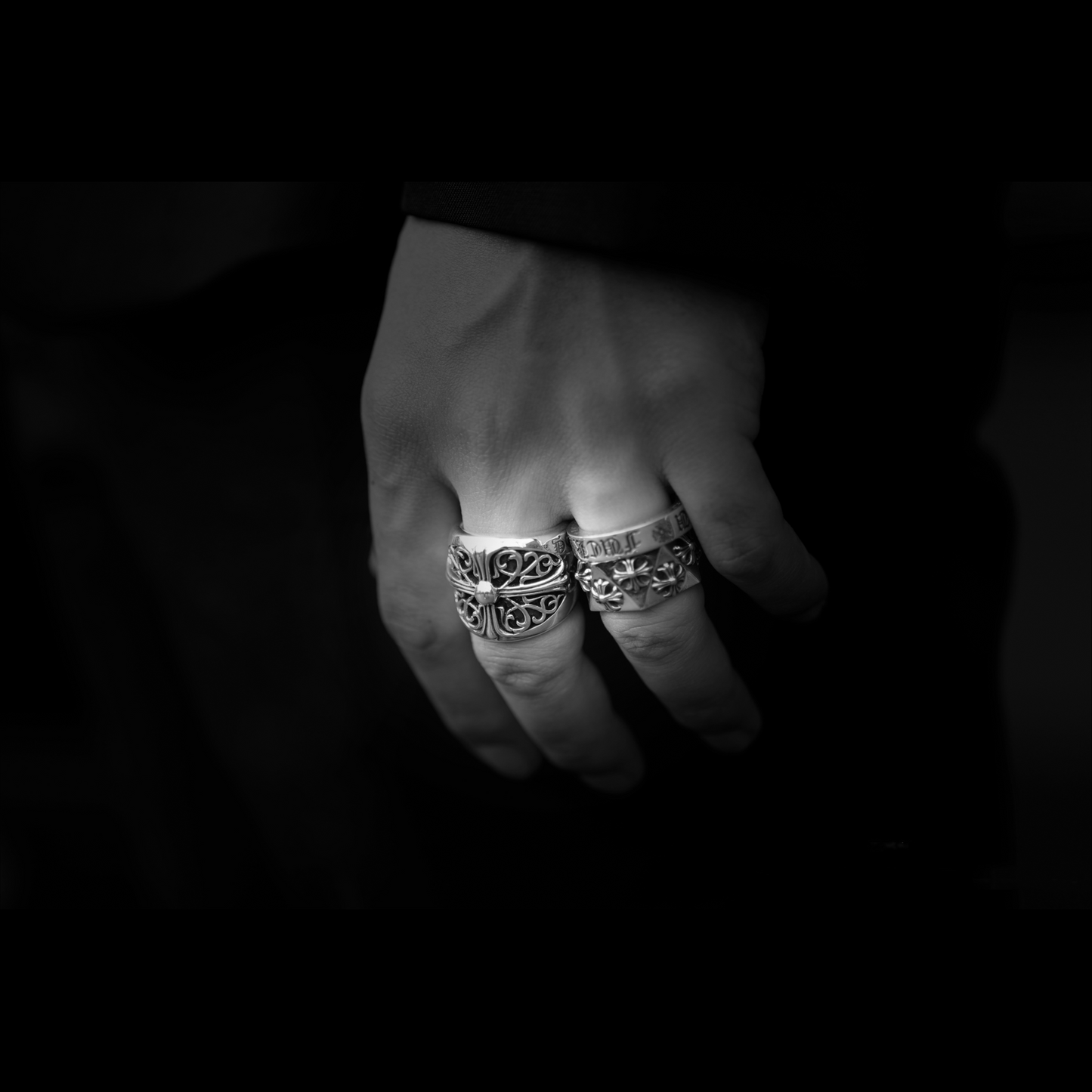 CH PLUS PENTAGON RING