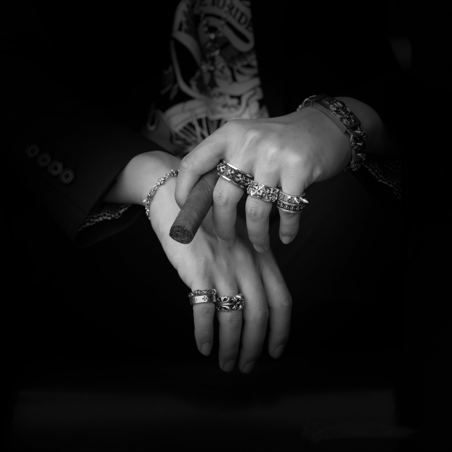 CH PLUS PENTAGON RING