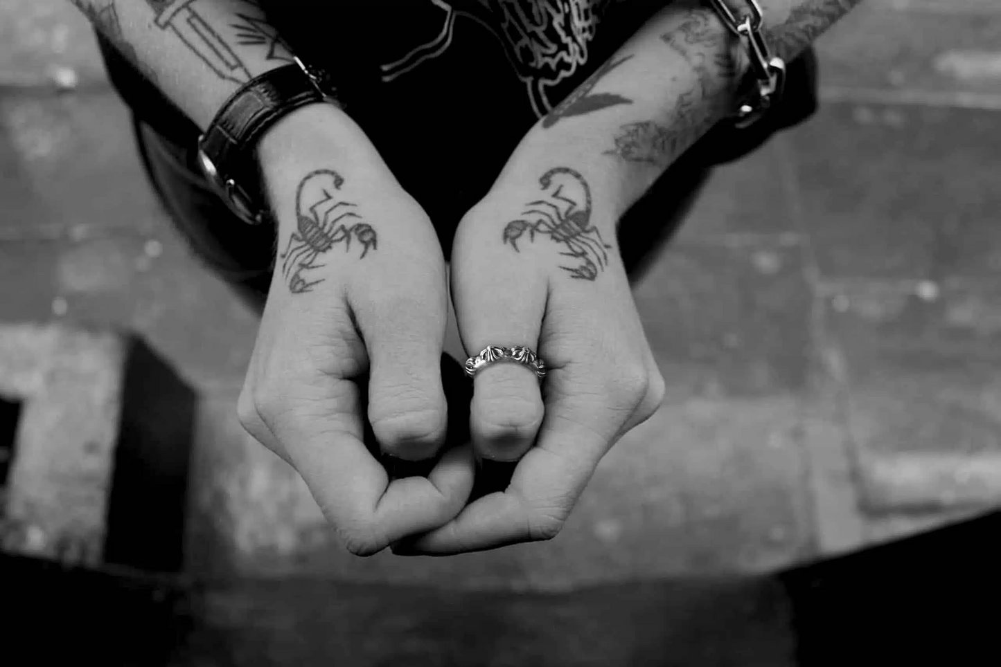 CROSS BAND RING