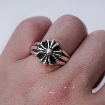 CH PLUS SIGNET RING