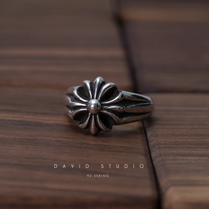 CH PLUS SIGNET RING