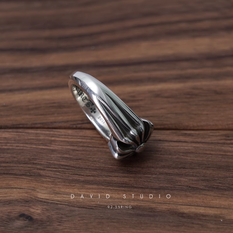 CH PLUS SIGNET RING