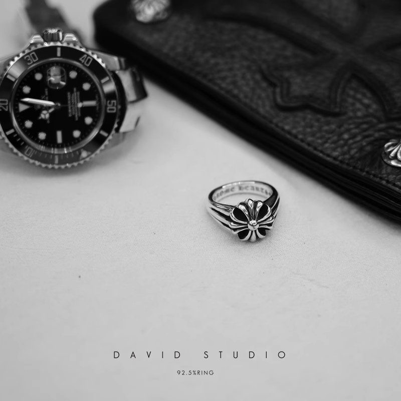 CH PLUS SIGNET RING