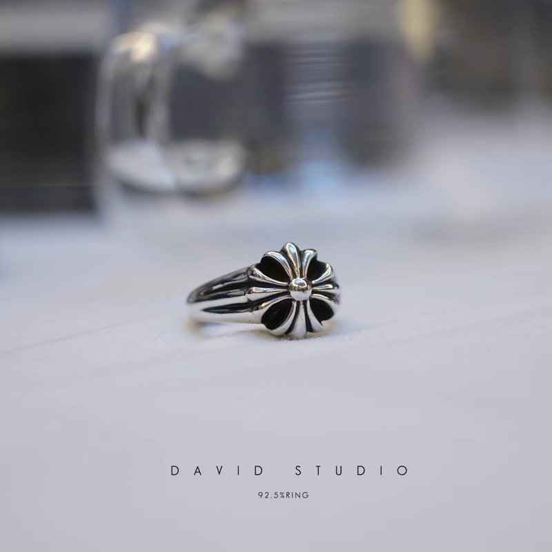 CH PLUS SIGNET RING