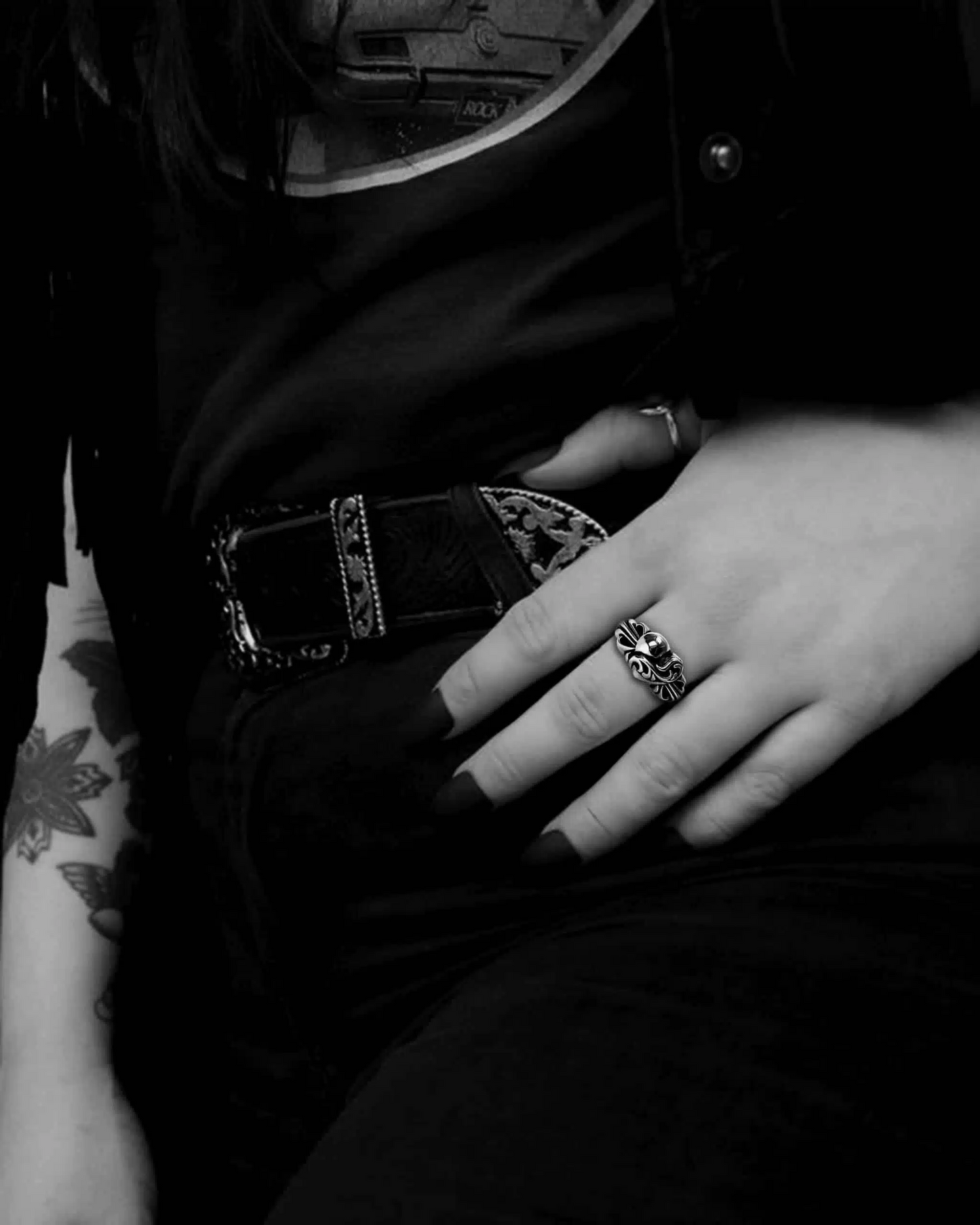 FLORAL CROSS HEART RING
