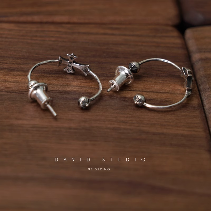 SKINNY BANGLE BABYFAT EARRING