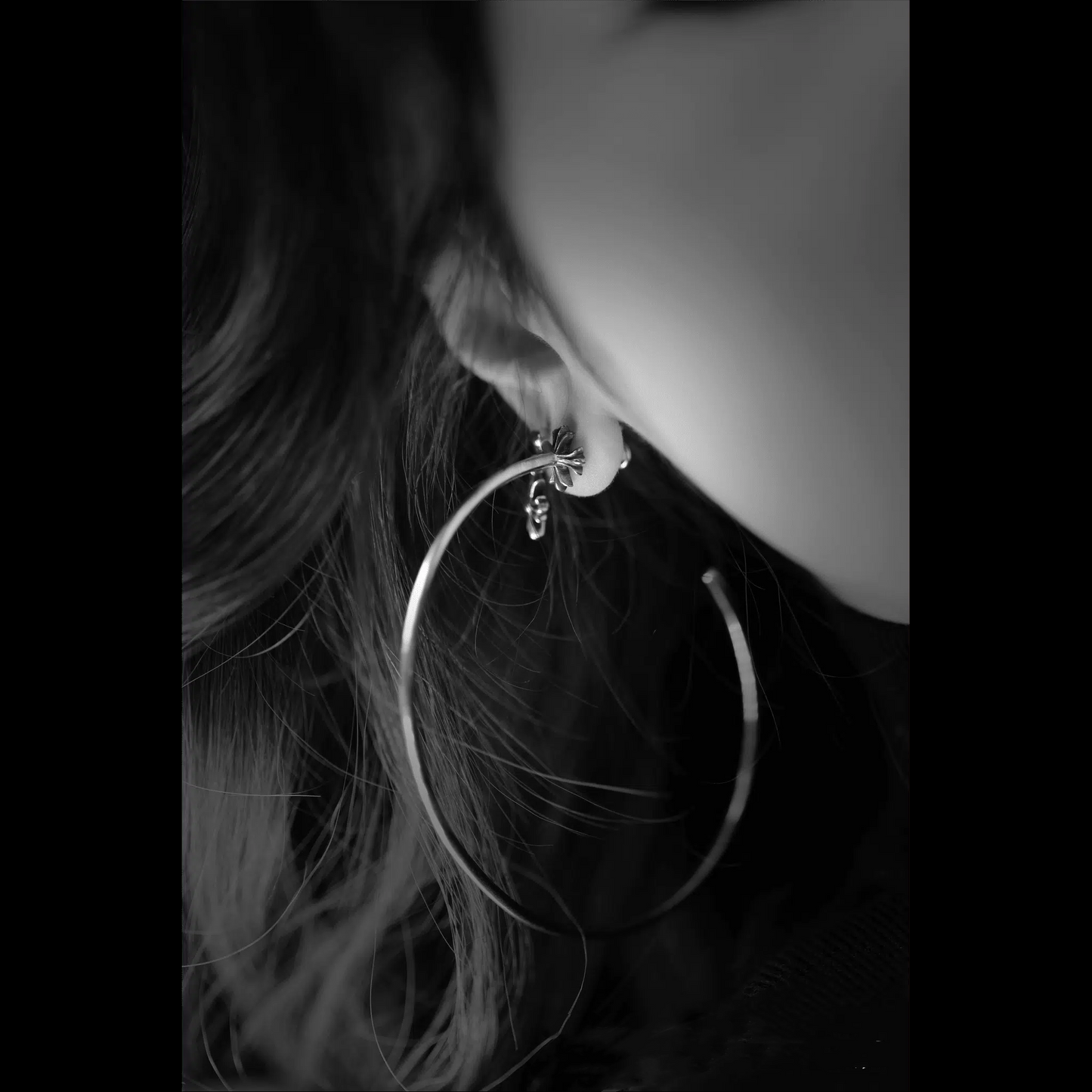 CH PLUS HOOP EARRING