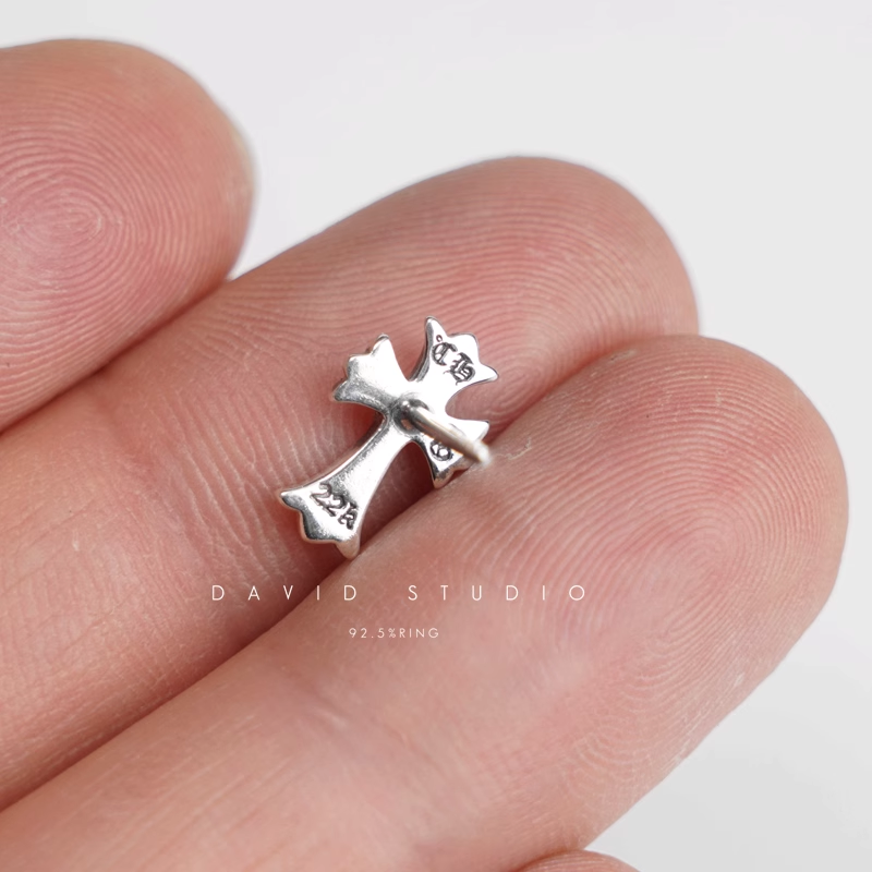 CH CROSS BABY FAT STUD PIERCE WITH PAVE DIAMOND
