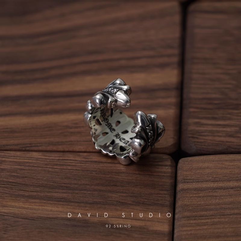 DOUBLE FLORAL RING WITH WHITE DIAMONDS