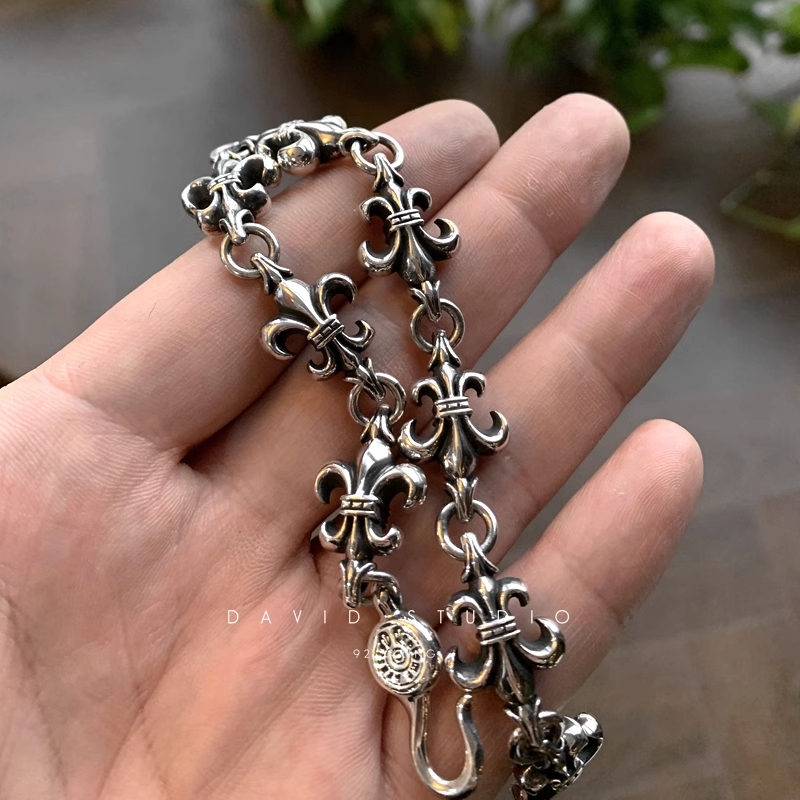 BS FLEUR CROSS CUT OUT LINK BRACELET