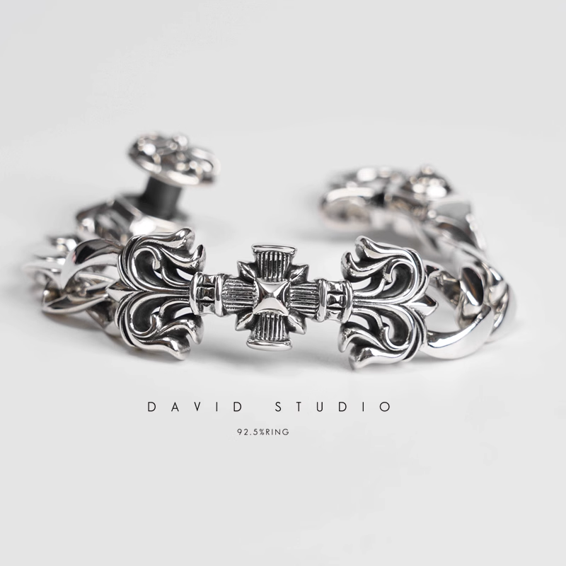 FILIGREE SQUARE CROSS CLIP BRACELET