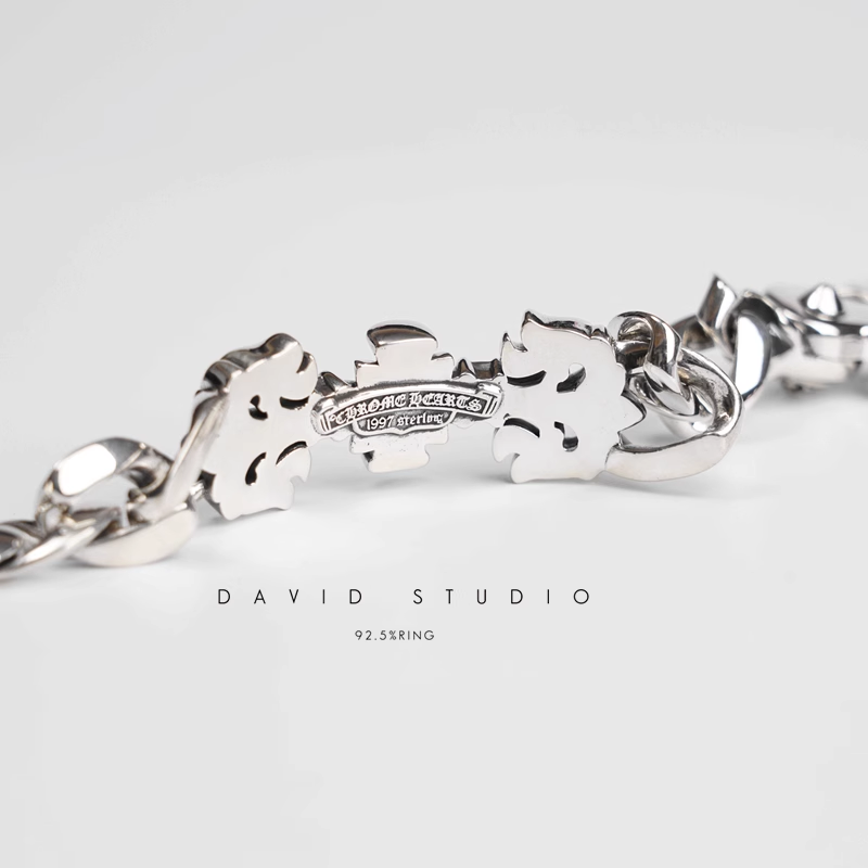 FILIGREE SQUARE CROSS CLIP BRACELET
