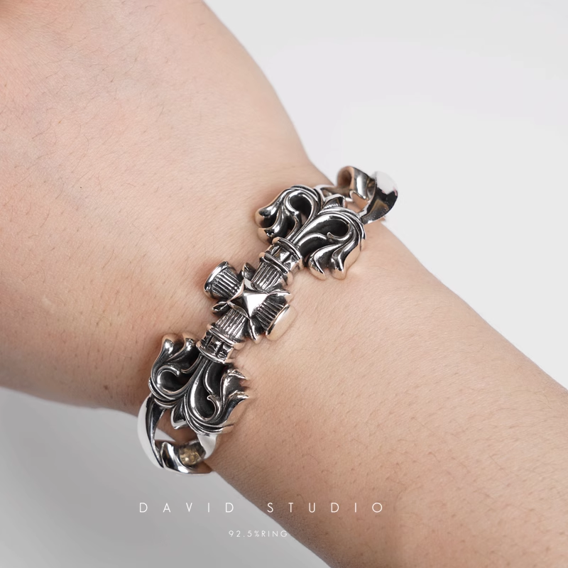 FILIGREE SQUARE CROSS CLIP BRACELET
