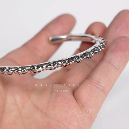 CH PLUS HOOP BANGLE