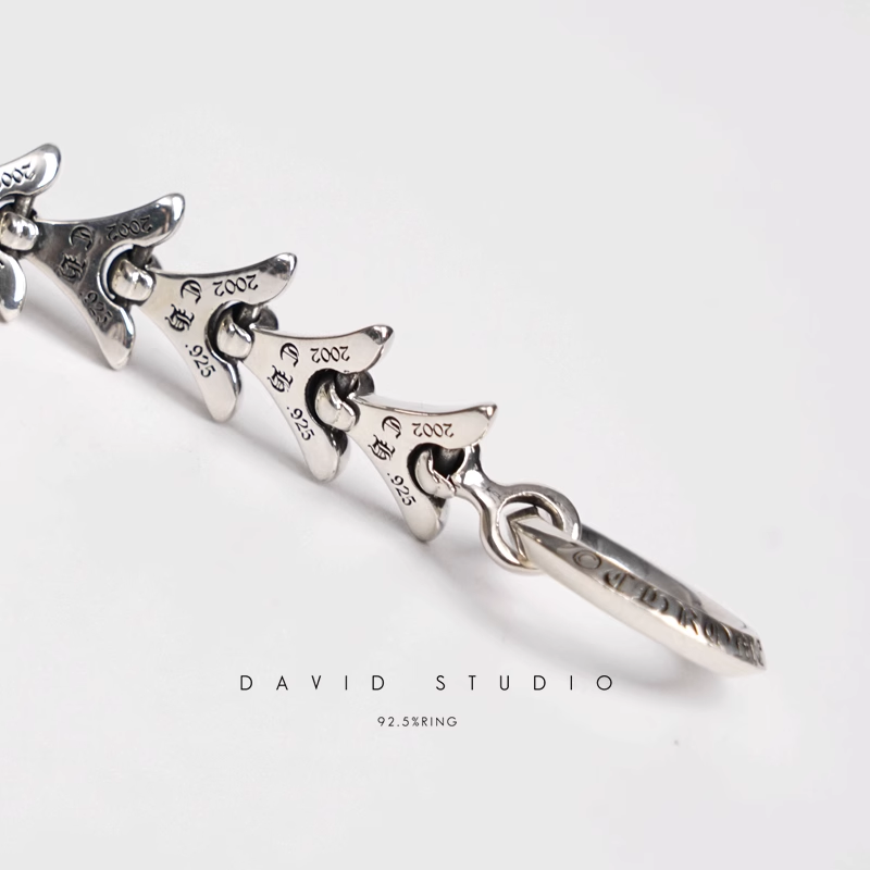 CROSSTAIL BRACELET WITH LOGO TAG