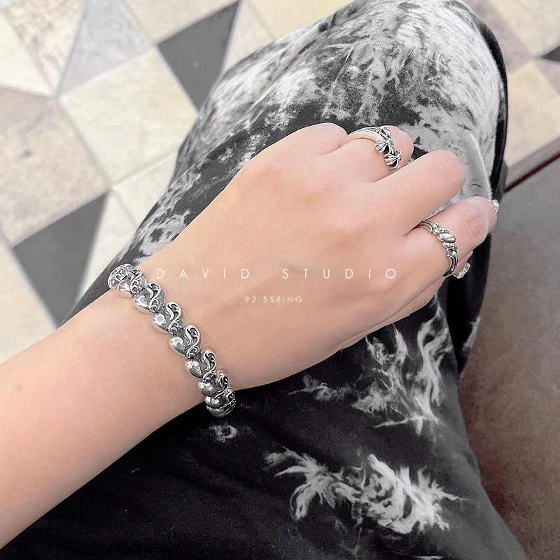 HEART PATTERN BRACELET