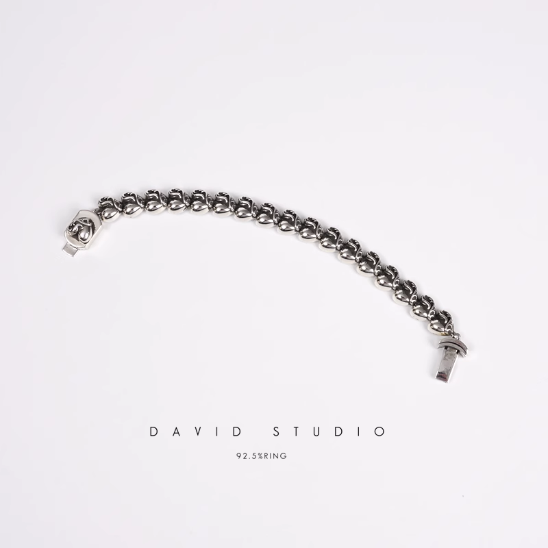 HEART PATTERN BRACELET