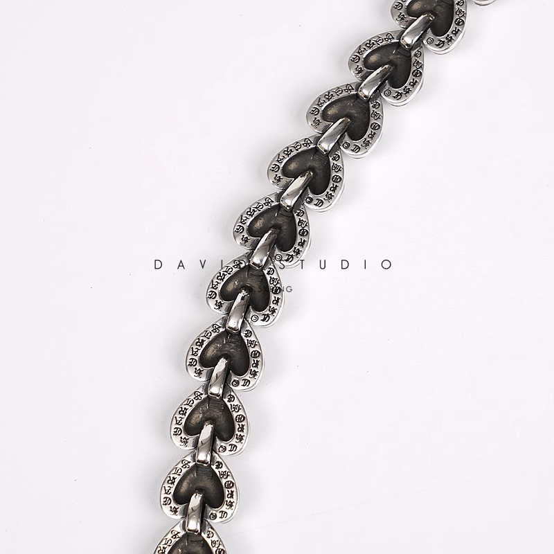 HEART PATTERN BRACELET