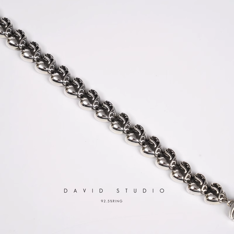 HEART PATTERN BRACELET