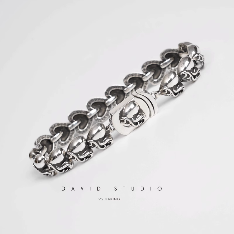 HEART PATTERN BRACELET