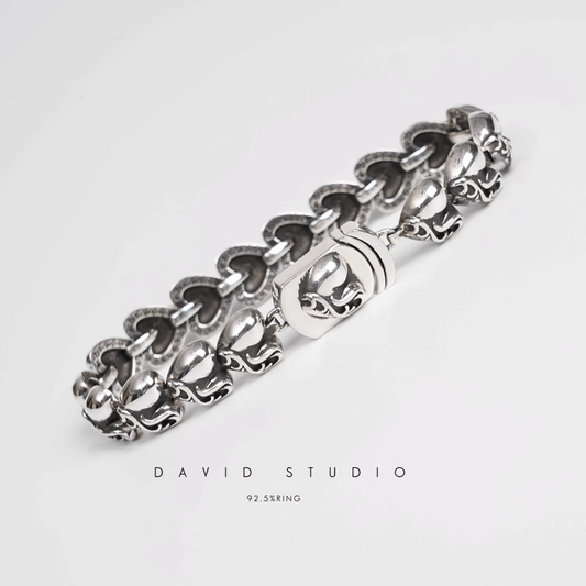 HEART PATTERN BRACELET