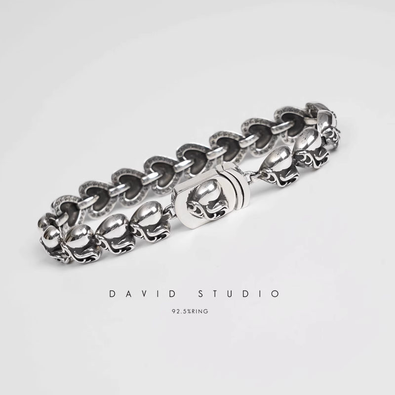 HEART PATTERN BRACELET