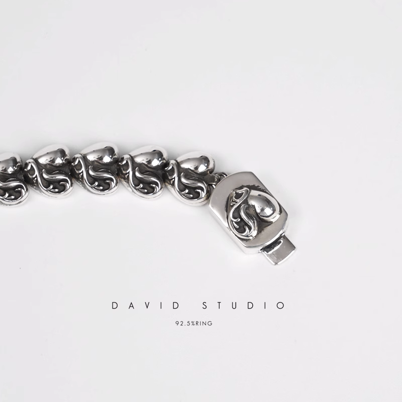 HEART PATTERN BRACELET