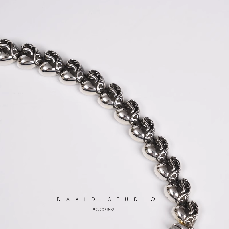 HEART PATTERN BRACELET