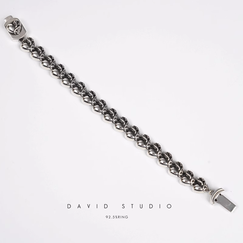 HEART PATTERN BRACELET