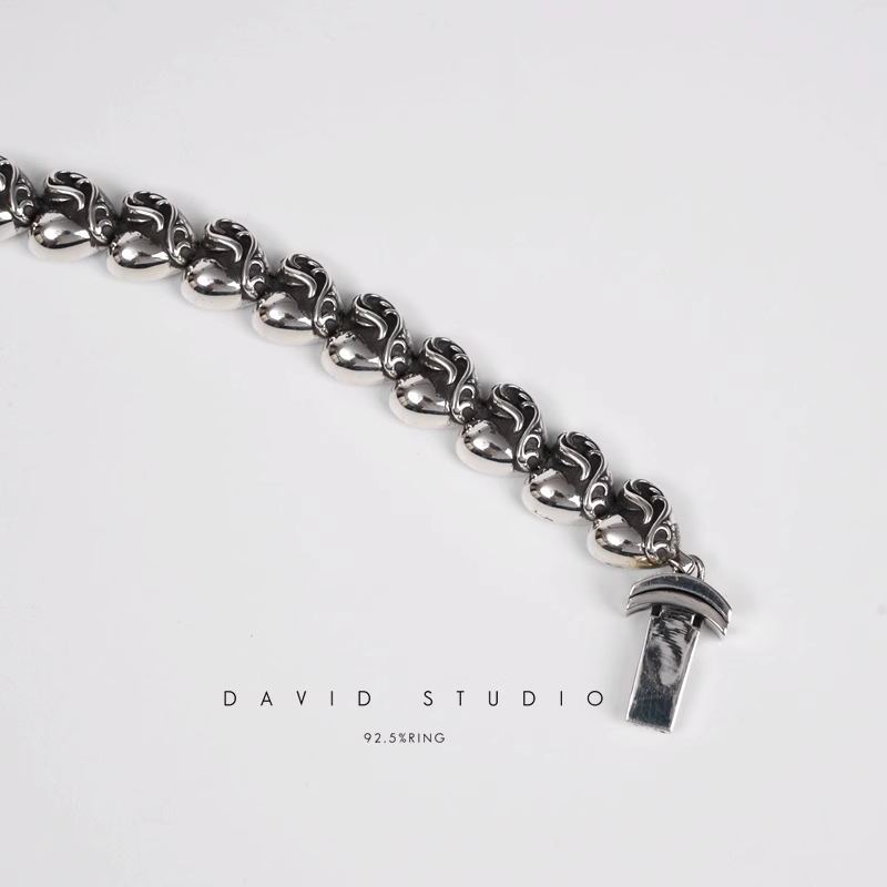HEART PATTERN BRACELET