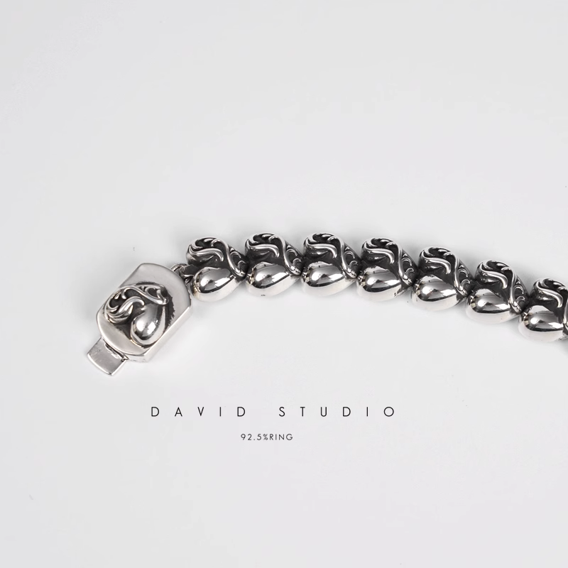 HEART PATTERN BRACELET