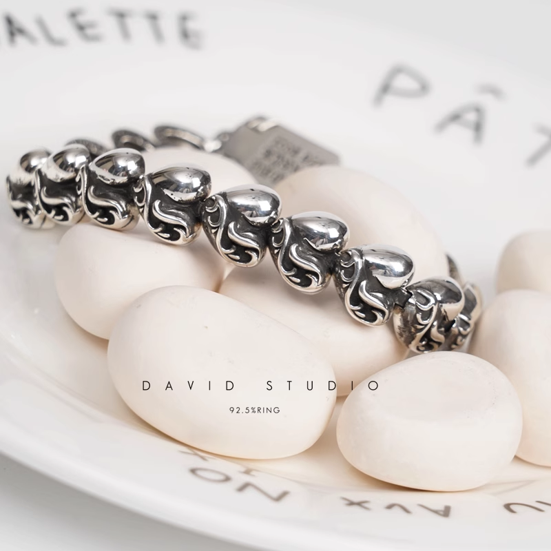 HEART PATTERN BRACELET