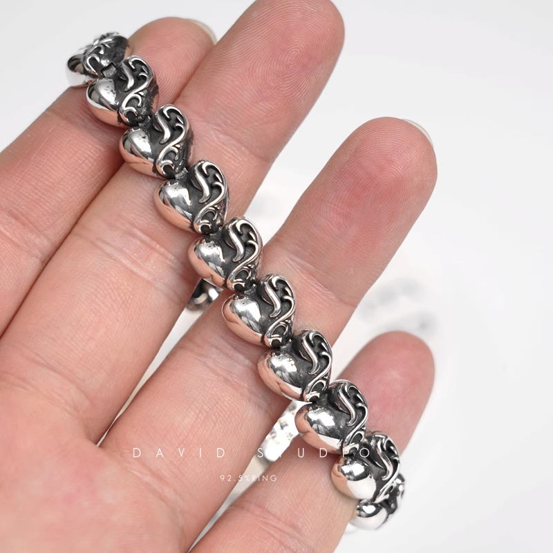 HEART PATTERN BRACELET