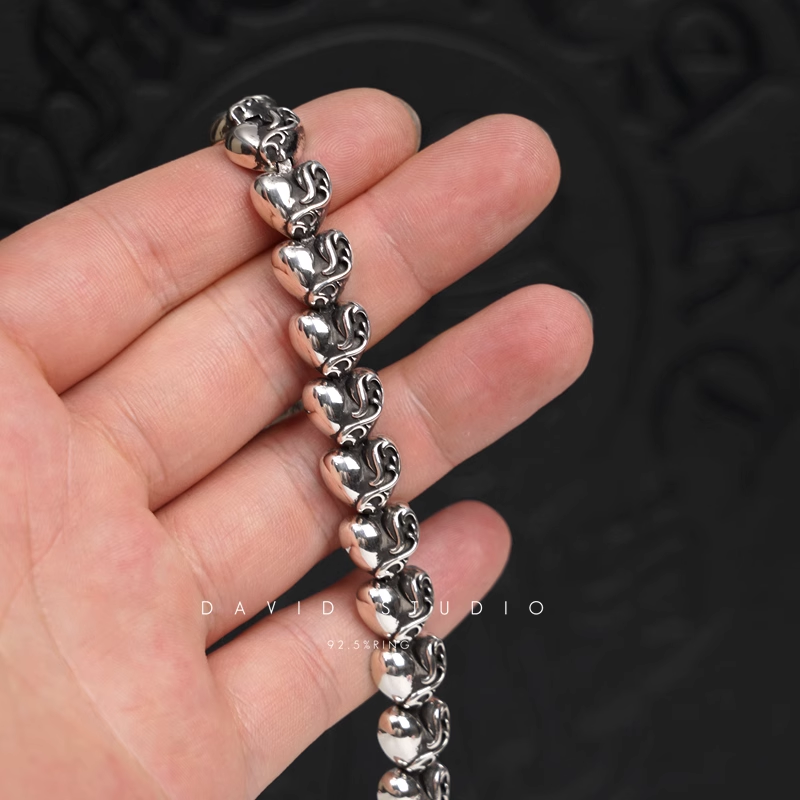 HEART PATTERN BRACELET