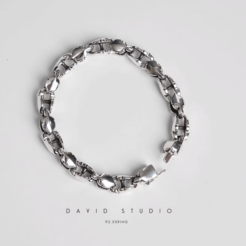 FLEUR TAIL PATTERN BRACELET