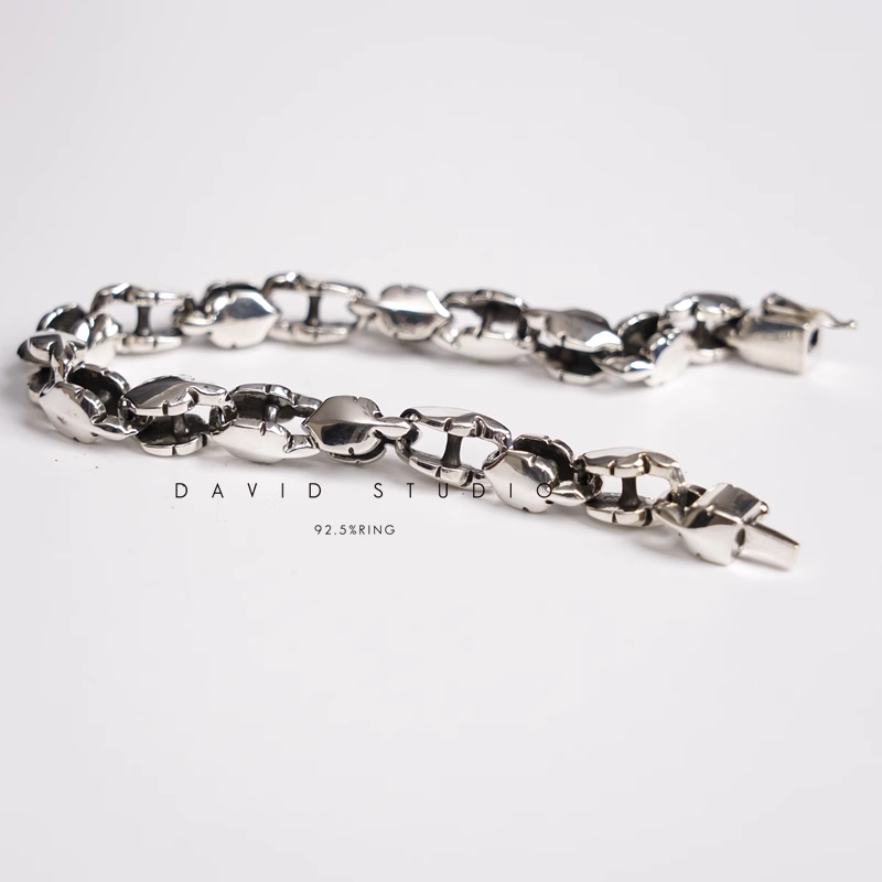 FLEUR TAIL PATTERN BRACELET